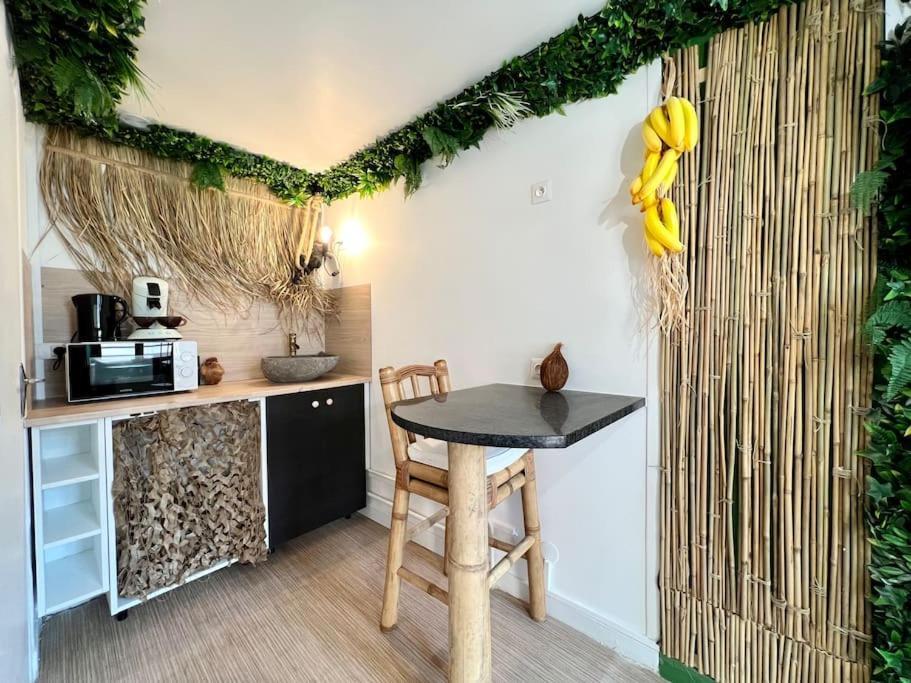 Nuit Dans La Jungle - Love Room Souppes-sur-Loing Екстер'єр фото