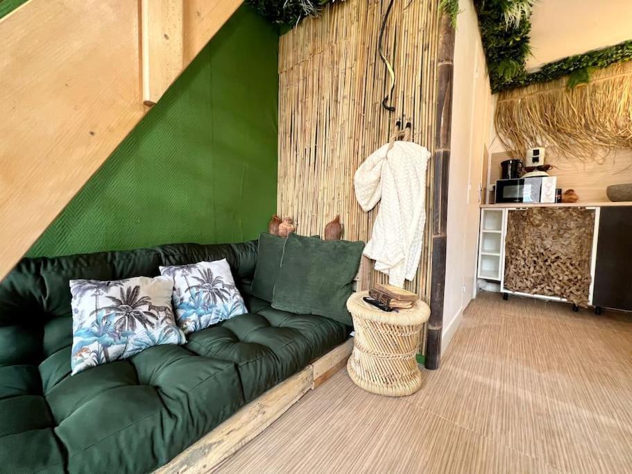 Nuit Dans La Jungle - Love Room Souppes-sur-Loing Екстер'єр фото