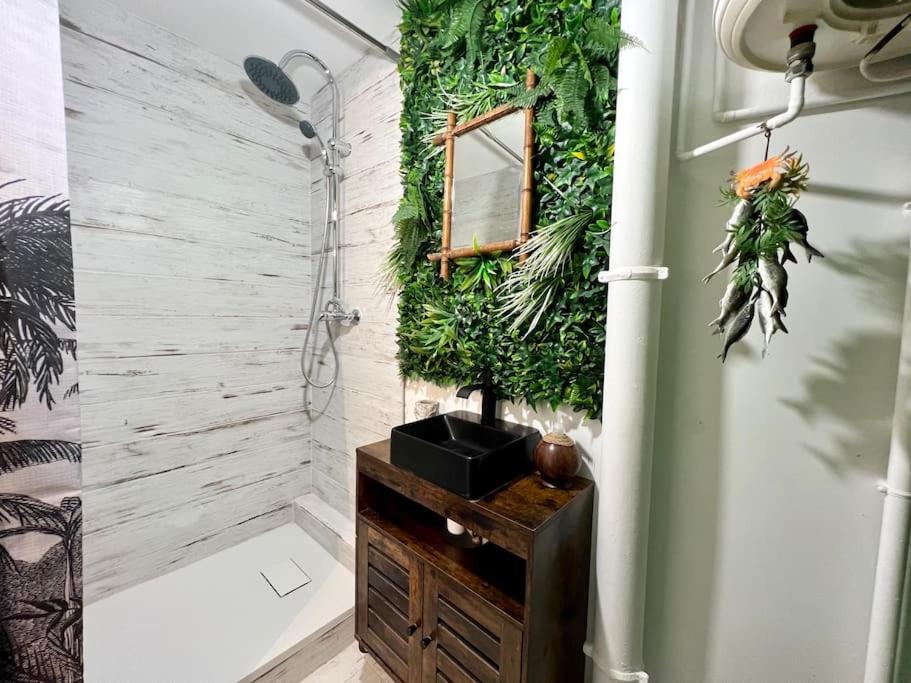 Nuit Dans La Jungle - Love Room Souppes-sur-Loing Екстер'єр фото